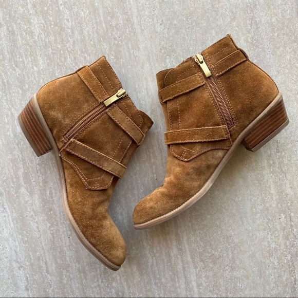 CLOSET CLOSING Franco Sarto Rynn Suede Ankle Bootie - Picture 3 of 7